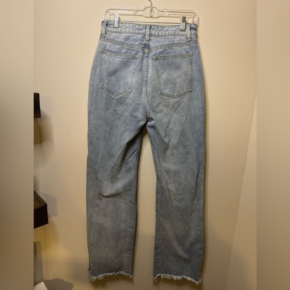 PrettyLittleThing light blue wash long leg jeans with raw hem- size 6 - Picture 6 of 10